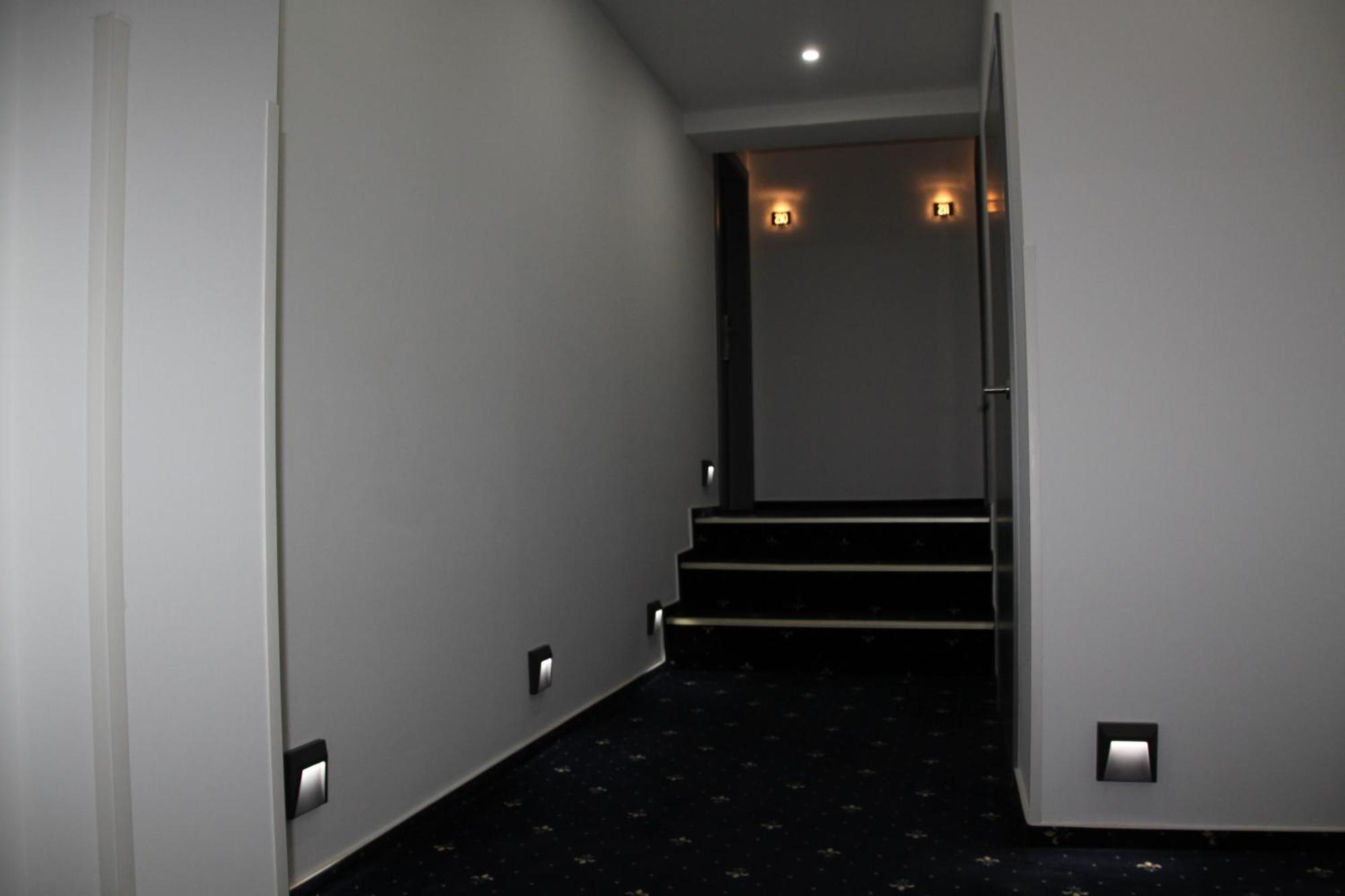 Hotel & Restaurant Am Kirschberg Alten Buseck Buitenkant foto